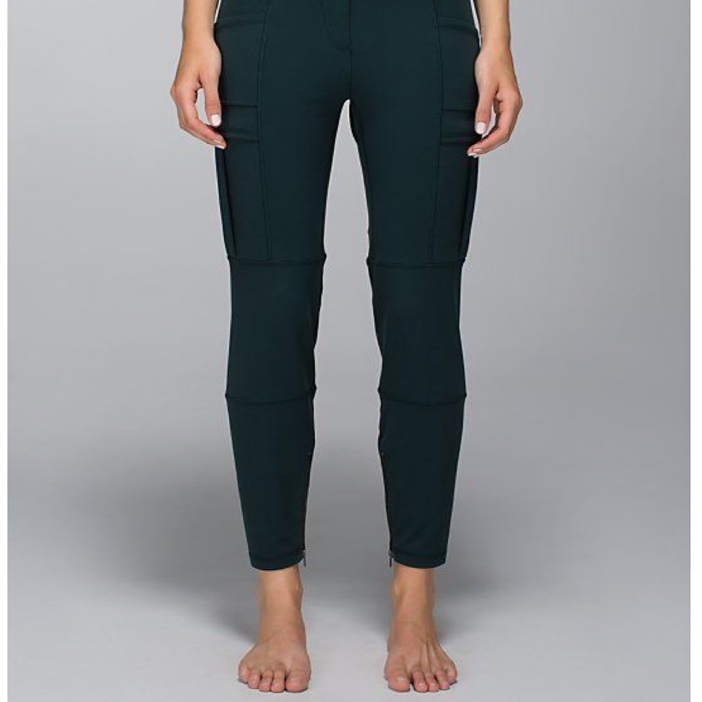 Lululemon Om & Roam Untight Tight size 4